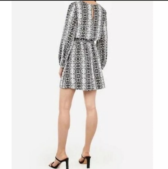 EXPRESS Women’s Snakeskin Print Balloon Sleeve Mini Dress, size M - Picture 15 of 15